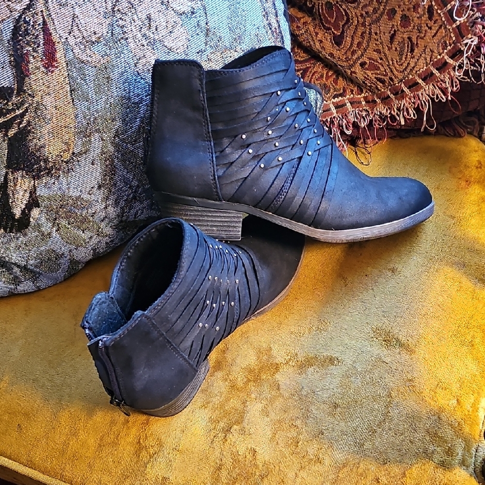 So Booties - Picture 2 of 9
